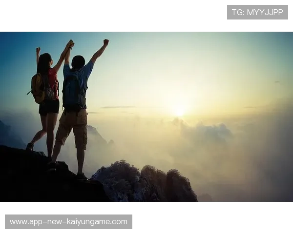 世界登山青年生态教育手册新版印刷发行，青年登山活动